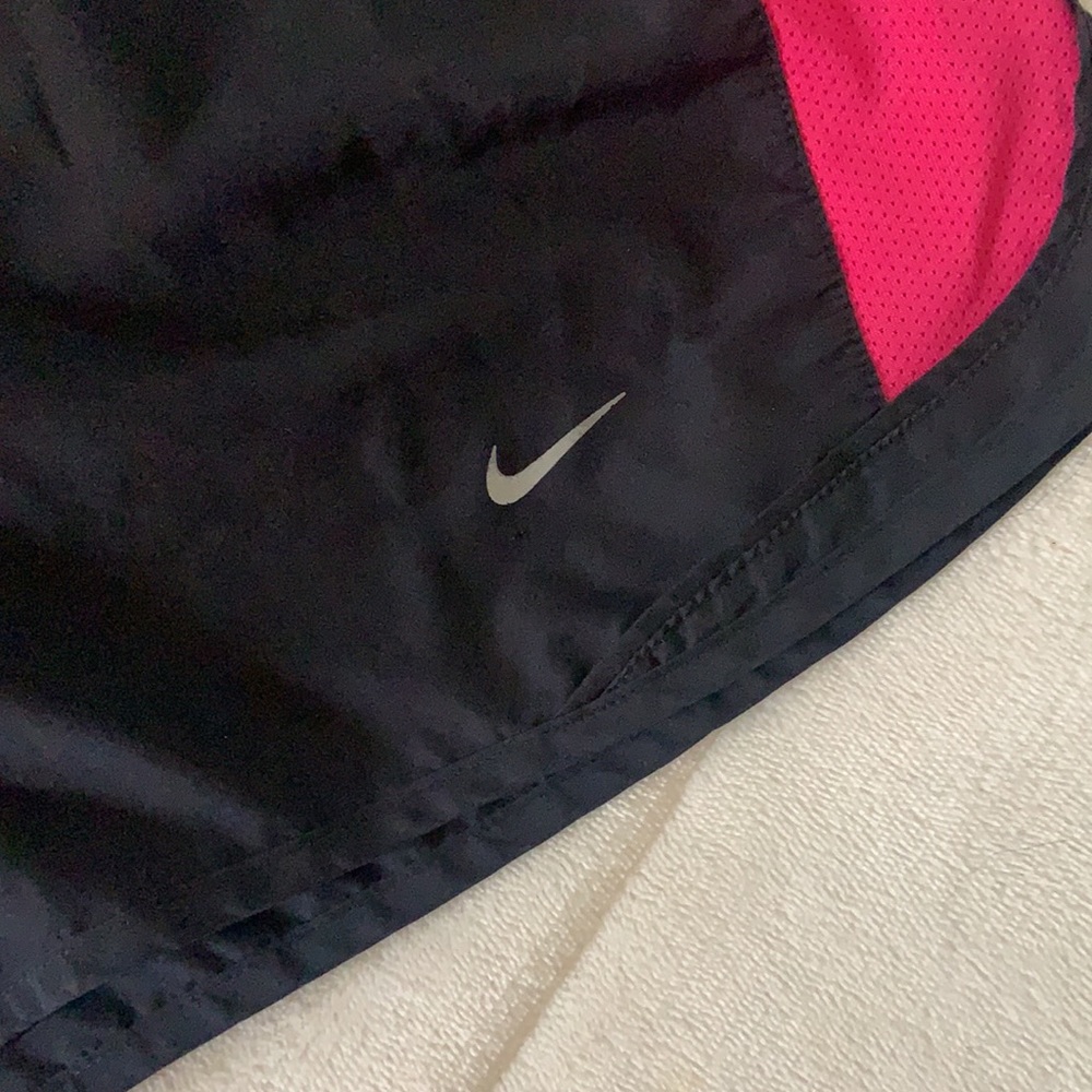 Nike Running Short - Picture 2 of 3
